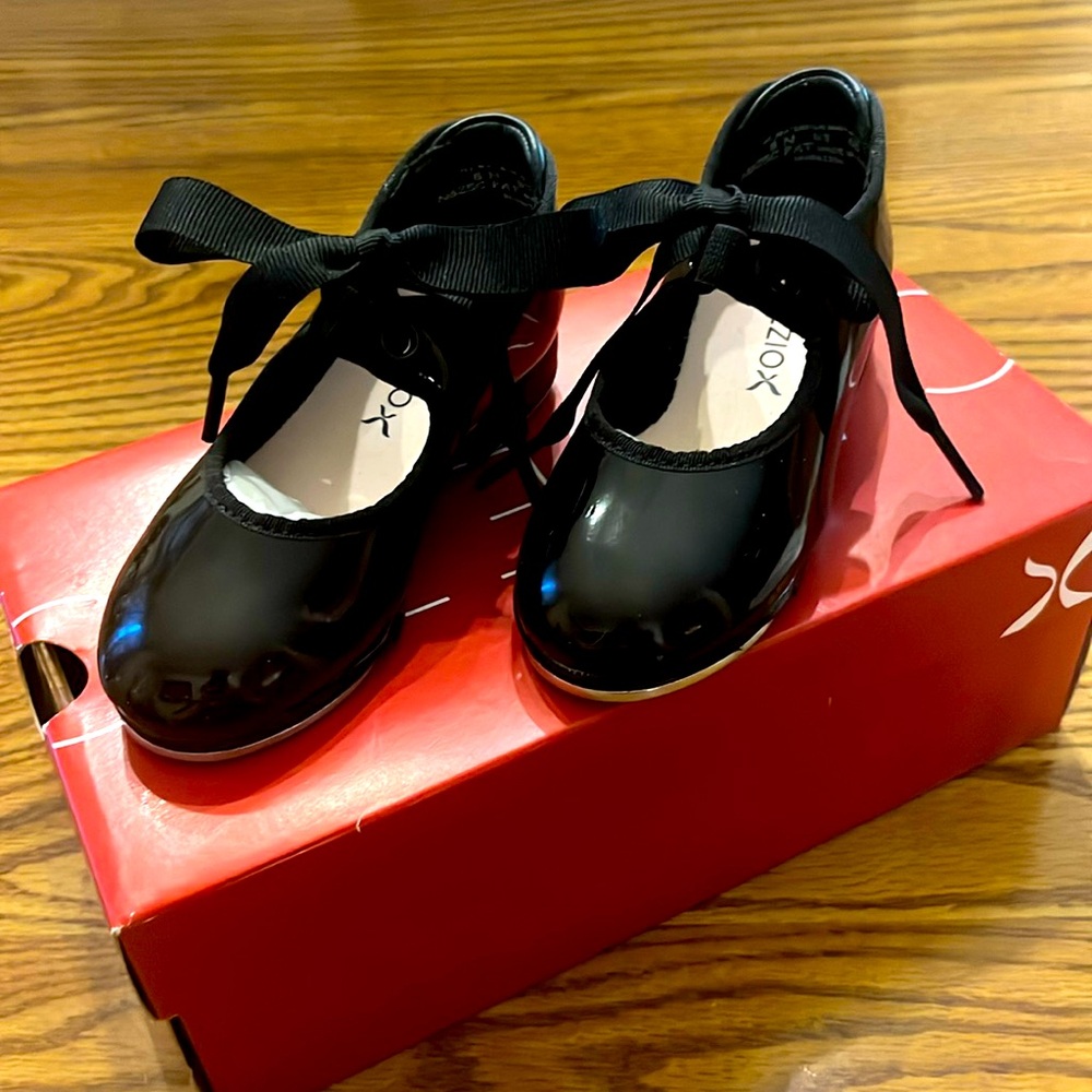 Capezio Girl’s Jr. Tyette Tap Shoe NWT Child’s 8N